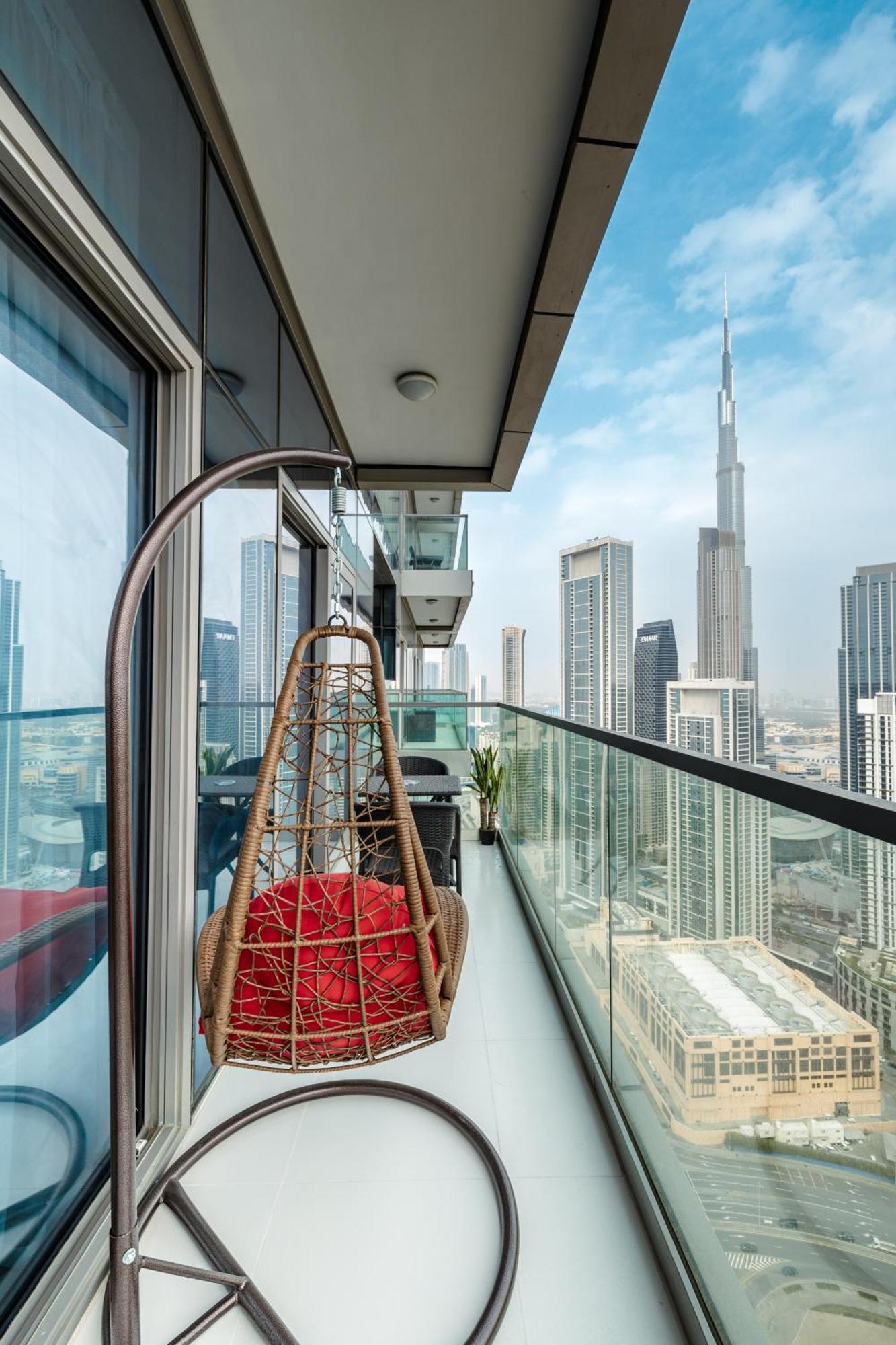 Aliving Luxe 2Br With Burj Khalifa View Infinity Pool Midtown-4704 Apartment Dubai Bagian luar foto