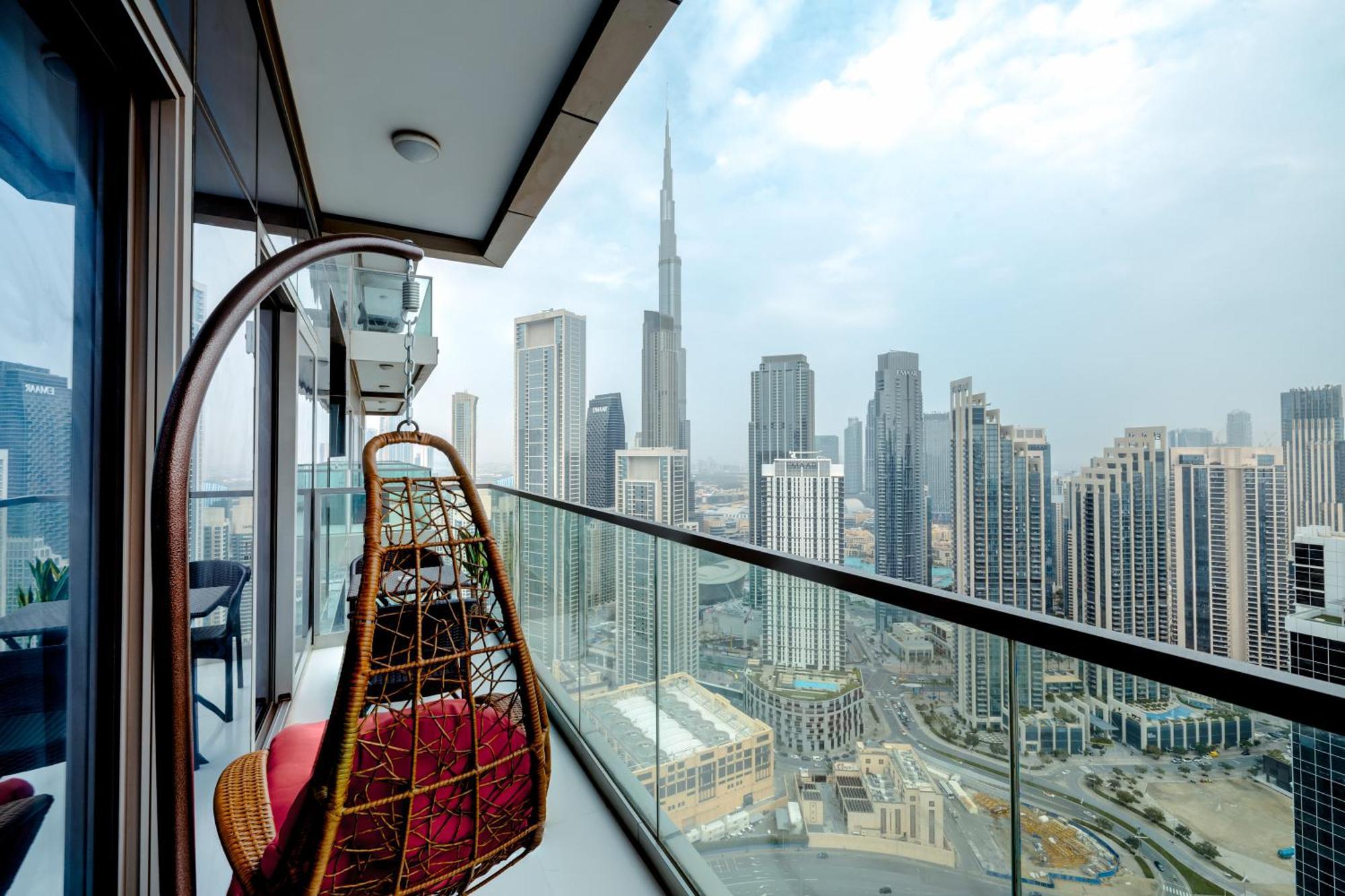 Aliving Luxe 2Br With Burj Khalifa View Infinity Pool Midtown-4704 Apartment Dubai Bagian luar foto